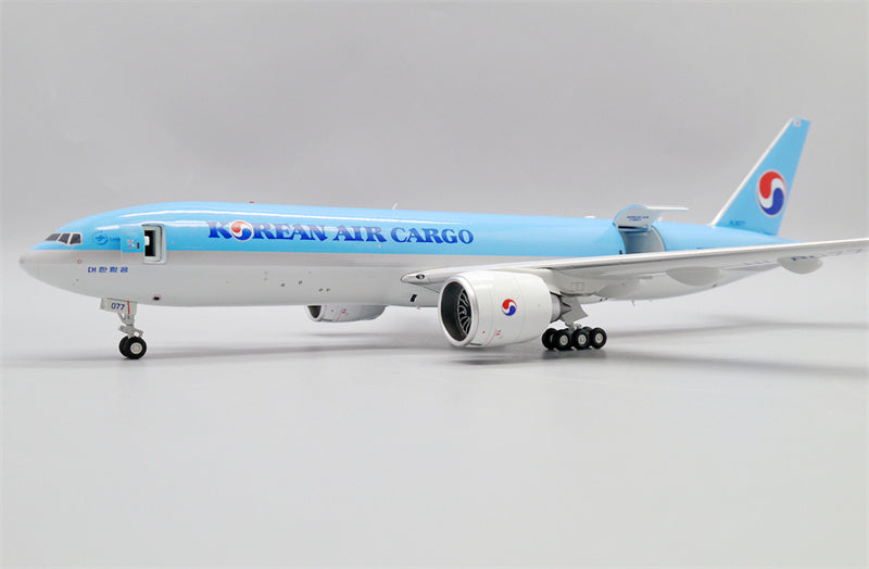 JC Wings Korean Air Cargo for Boeing 777-200LRF HL8077 1:200 Airplane Pre-built Airliner Model Display