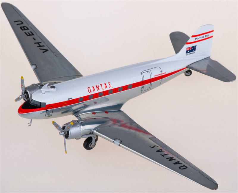 Geminijets Qantas for Douglas DC-3 VH-EBU 1:200 Airplane Pre-built Airliner Model Display