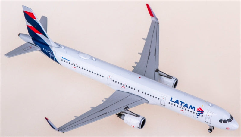 Phoenix LATAM for Airbus A321 PT-XPQ 1:400 Aircraft Pre-built Airliner Model Display