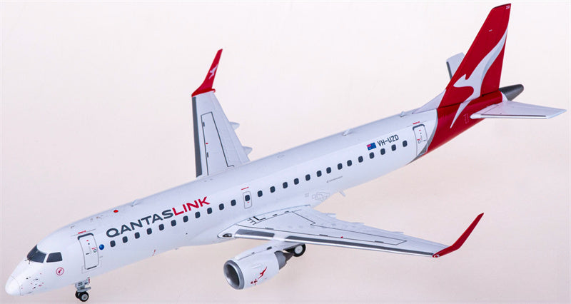 Geminijets Qantas for Embraer ERJ-190AR VH-UZD 1:200 Airplane Pre-built Airliner Model Display