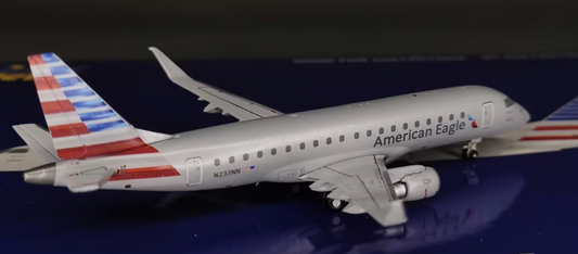 400-scale-Geminijets-American-Eagle-ERJ-175LR-N233NN