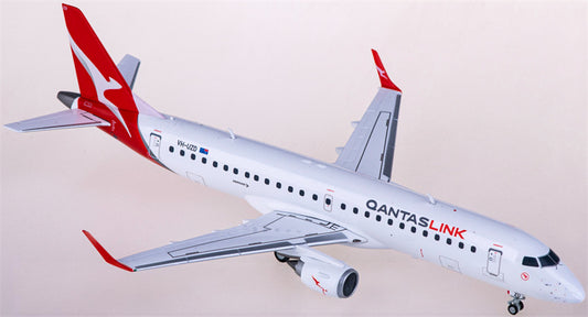 Herpa Qantas for Embraer ERJ-190 VH-UZD 1:200 Aircraft Pre-built  Airliner Model Display