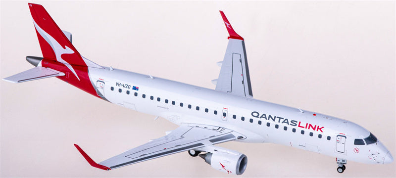Geminijets Qantas for Embraer ERJ-190AR VH-UZD 1:200 Airplane Pre-built  Airliner Model Display