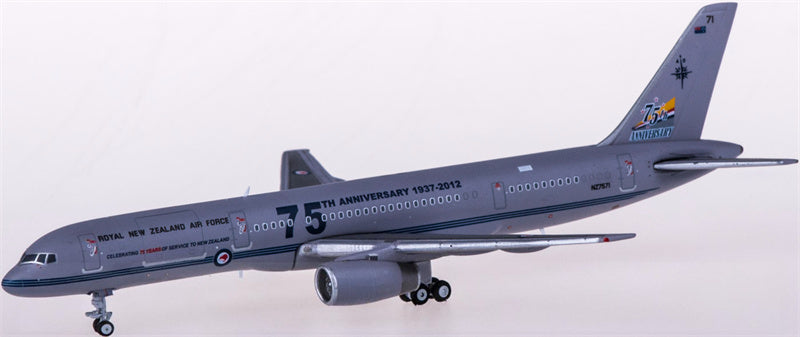 JC Wings Royal New Zealand Air Force for Boeing 757-200 NZ7571 75th Anniversary 1:400 Airplane Pre-built  Airliner Model Display