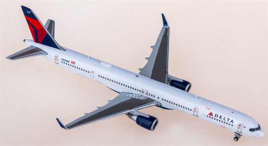 Geminijets Delta Air Lines for Boeing 757-300W N595NW 1:400 Aircraft Pre-built  Airliner Model Display