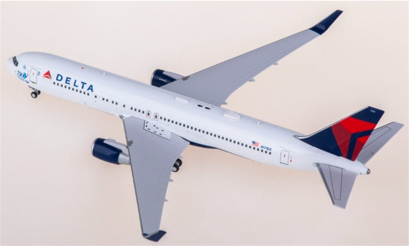 Panda Model Delta Air Lines for Boeing 767-300ER N171DZ 1:400 Aircraft Pre-built  Airliner Model Display