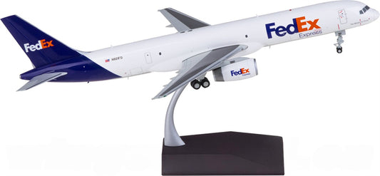 Geminijets FedEx for Boeing 757-200SF N921FD 1:200 Airplane Pre-built Airliner Model Display