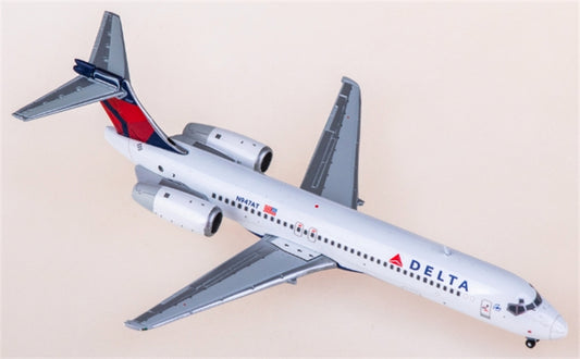 Geminijets Delta Air Lines for Boeing 717 N947AT 1:400 Aircraft Pre-built  Airliner Model Display