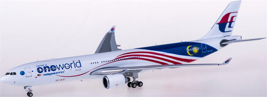 Phoenix Malaysia Airlines for Airbus A330-300 9M-MTE member of oneworld 1:400 Airplane Pre-built  Airliner Model Display