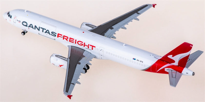 JC Wings Qantas Freight for Airbus A321F VH-XF6 1:400 Aircraft Pre-built  Airliner Model Display