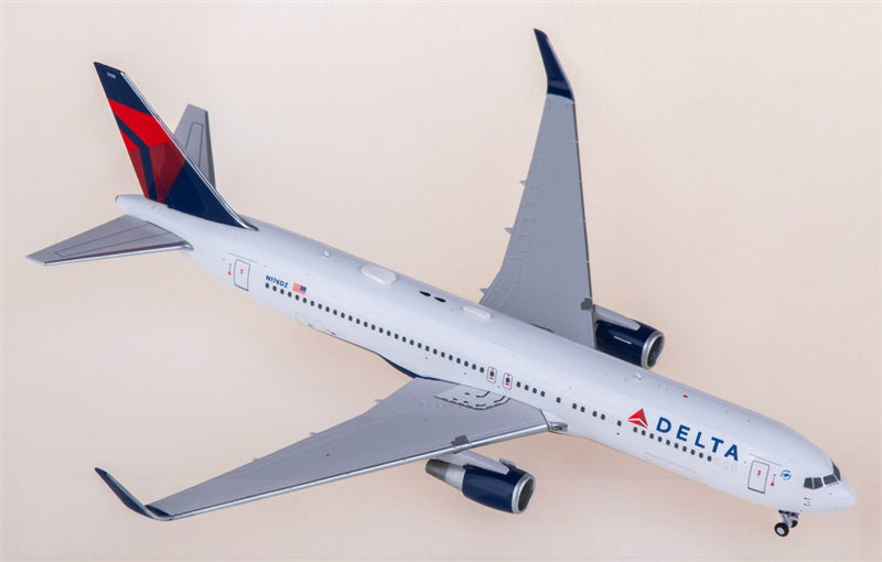 Panda Model Delta Airlines for Boeing 767-300ER N176DZ 1:400 Airplane Pre-built  Airliner Model Display