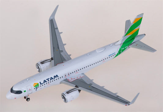 Phoenix LATAM for Airbus A320neo PR-XBG 1:400 Airplane Pre-built  Airliner Model Display
