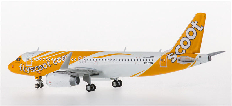 JC Wings Scoot for Airbus A320 9V-TRN 1:400 Airplane Pre-built  Airliner Model Display