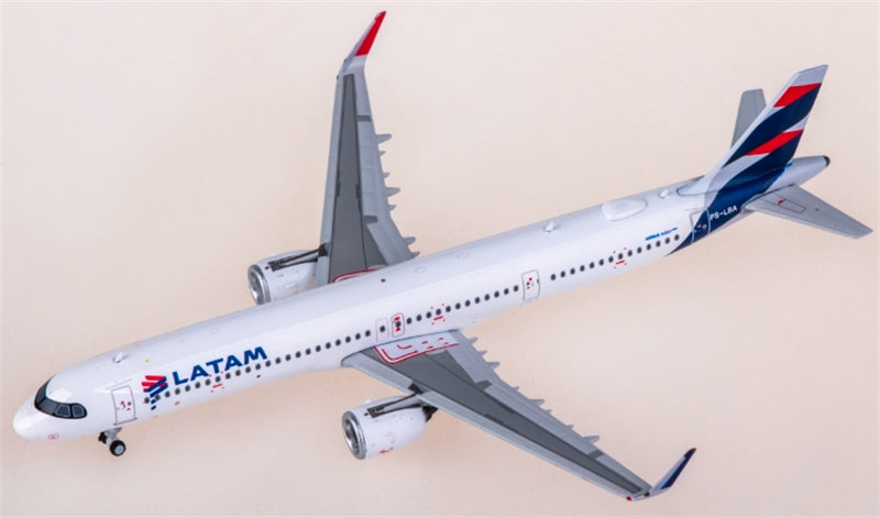Phoenix LATAM for Airbus A321neo PS-LBA 1:400 Aircraft Pre-built  Airliner Model Display