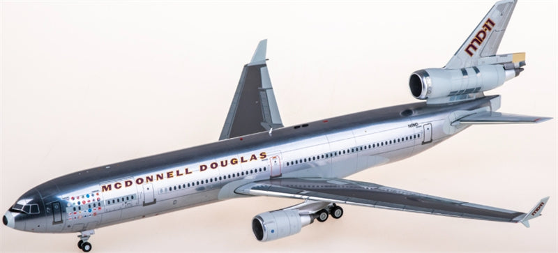 SQ Wings McDonnell Douglas MD-11 N111MD 1:200 Aircraft Pre-built  Airliner Model Display