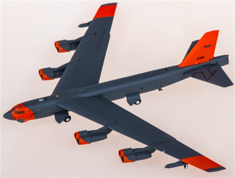 Geminijets USAF for Boeing B-52H for Stratofortress 61-0028 1:400 Aircraft Pre-built  Airliner Model Display