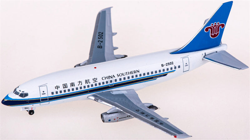 Yu ModeL China Southern for Boeing 737-200 B-2502 1:400 Airplane Pre-built  Airliner Model Display
