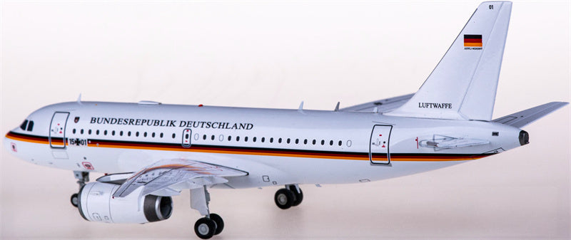 JC Wings Luftwaffe for Airbus A319 15+01 1:200 Aircraft Pre-built  Airliner Model Display