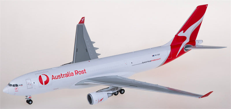 JC Wings Qantas for Airbus A330-200P2F VH-EBF Cargo 1:200 Airplane Pre-built Airliner Model Display