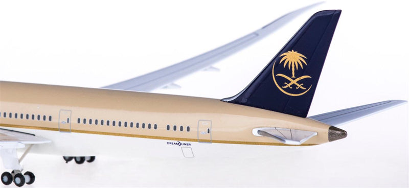 for Hogan for Saudia for Boeing 787-9 Flight status 1:400 Airplane Pre-built Airliner Model Display