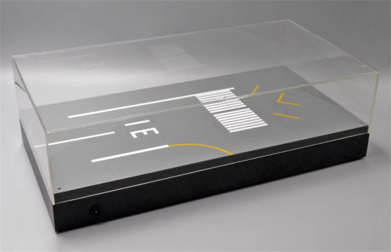 JC Wings Runway Airplane Display Case with Light RWY 31 1:500 Accessory Pre-built  Airliner Model Display