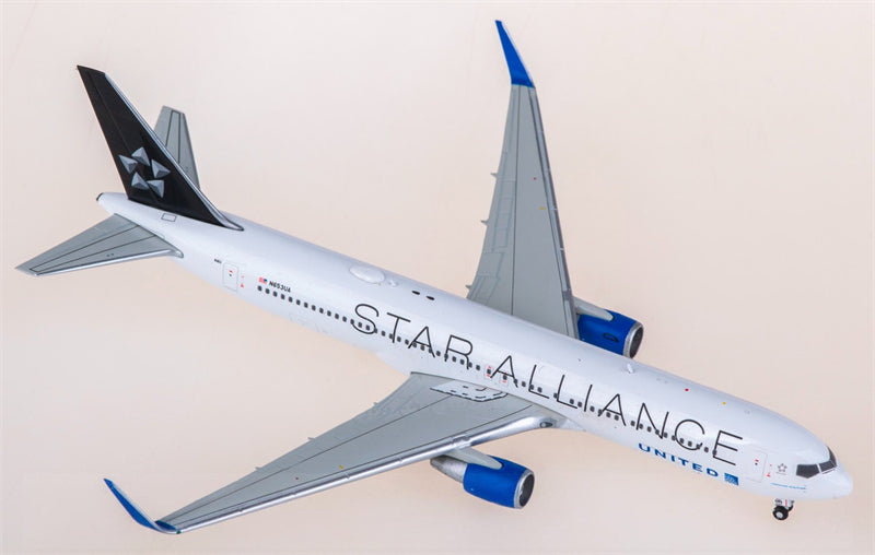 Geminijets United Airlines for Boeing 767-300ER N653UA Star Alliance 1:400 Airplane Pre-built  Airliner Model Display