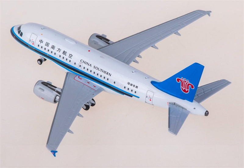 FLOZ China Southern for Airbus A318 1:400 Airplane Pre-built  Airliner Model Display