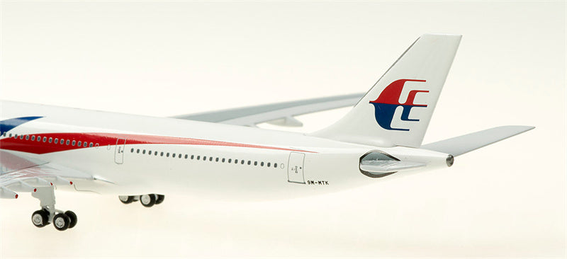 AeroClassics Malaysia Airlines for Airbus A330-300 9M-MTK 1:400 Aircraft Pre-built  Airliner Model Display