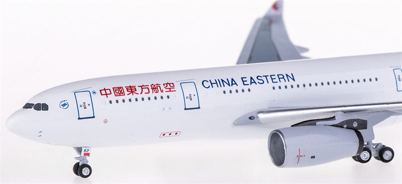 AeroClassics China Eastern for Airbus A330-200 B-5962 1:400 Airplane Pre-built  Airliner Model Display