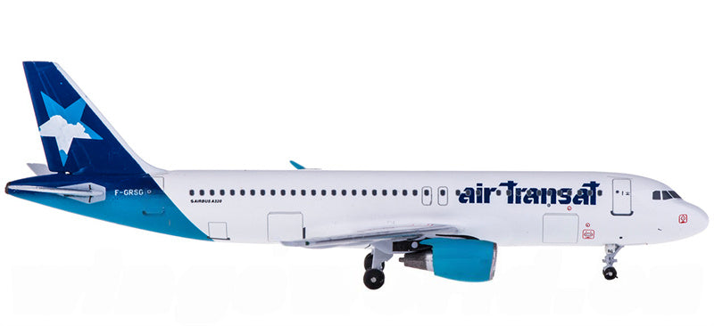 AeroClassics Air Transat for Airbus A320 F-GRSG 1:400 Aircraft Pre-built  Airliner Model Display