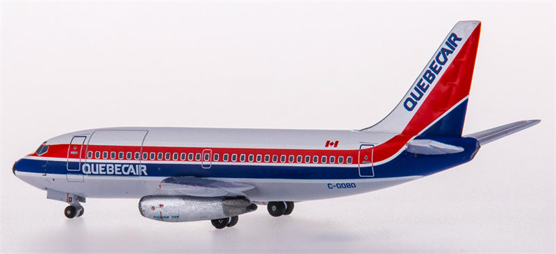 AeroClassics Quebecair for Boeing 737-200 C-GQBD 1:400 Aircraft Pre-built  Airliner Model Display