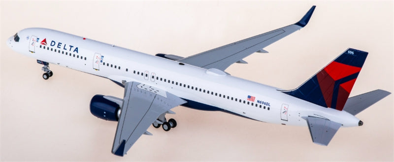 NG Models Delta Air Lines for Boeing 757-200 N696DL 1:200 Aircraft Pre-built  Airliner Model Display