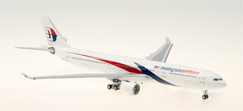 AeroClassics Malaysia Airlines for Airbus A330-300 9M-MTK 1:400 Aircraft Pre-built  Airliner Model Display