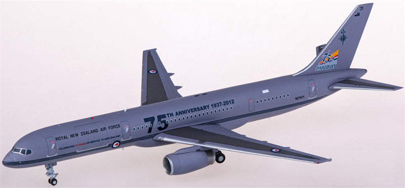 JC Wings Royal New Zealand Air Force for Boeing 757-200 NZ7571 1:200 Airplane Pre-built Airliner Model Display