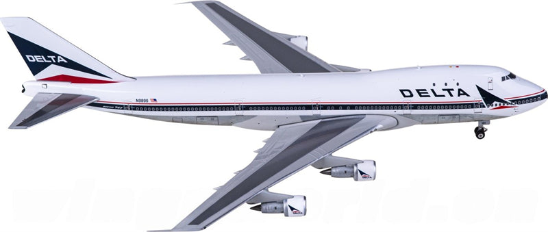 Phoenix Delta Air Lines for Boeing 747-100 N9896 1:400 Airplane Pre-built  Airliner Model Display