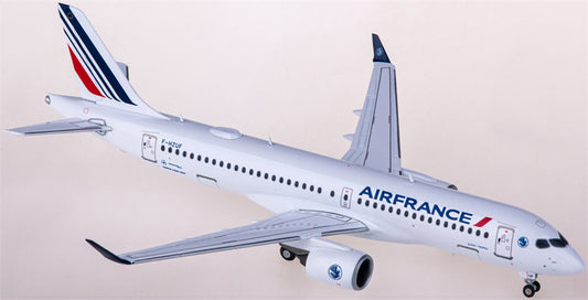 Herpa Air France for Airbus A220-300 F-HZUF 1:200 Aircraft Pre-built  Airliner Model Display