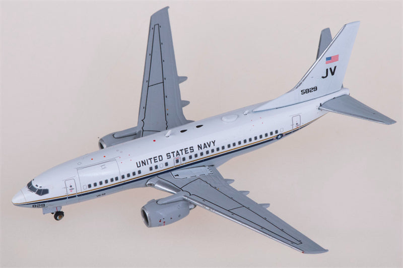 JC Wings US Navy for Boeing 737-700 C-40A for Clipper 165829 1:400 Airplane Pre-built Airliner Model Display