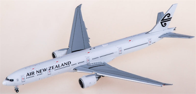 JC Wings Air New Zealand for Boeing 777-300ER ZK-OKU Flaps down 1:400 Aircraft Pre-built  Airliner Model Display