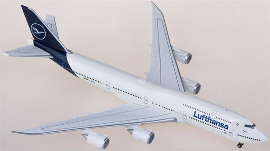 Herpa Lufthansa for Boeing 747-8 D-ABYC 1:500 Airplane Pre-built  Airliner Model Display
