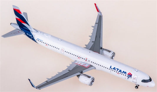 Phoenix LATAM for Airbus A321neo PS-LBA 1:400 Aircraft Pre-built  Airliner Model Display