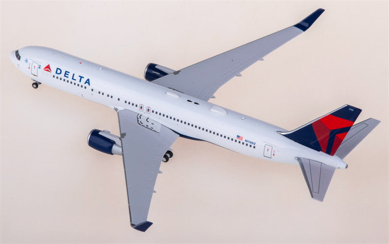 Panda Model Delta Airlines for Boeing 767-300ER N176DZ 1:400 Airplane Pre-built  Airliner Model Display