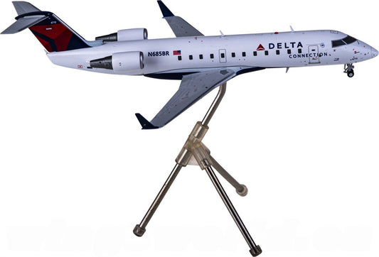 Geminijets Delta Air Lines for Bombardier CRJ200LR N685BR 1:200 Aircraft Pre-built  Airliner Model Display