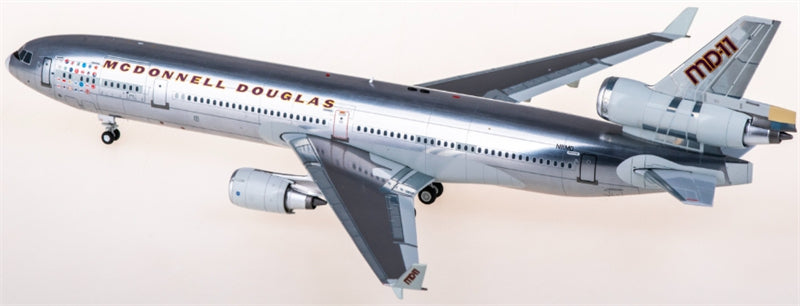 SQ Wings McDonnell Douglas MD-11 N111MD 1:200 Aircraft Pre-built  Airliner Model Display