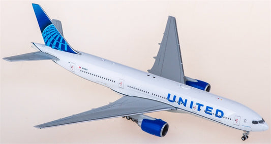 Geminijets United Airlines for Boeing 777-200ER N798UA 1:400 Aircraft Pre-built  Airliner Model Display