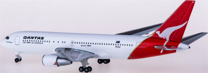 Herpa Qantas for Boeing 767-200 VH-EAJ 1:500 Airplane Pre-built  Airliner Model Display