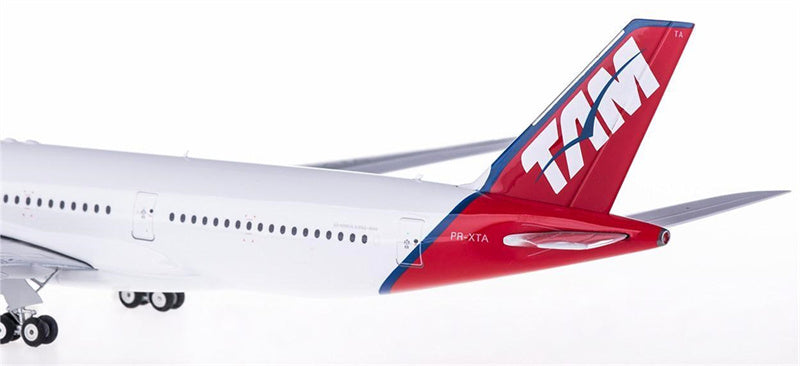 Eagle TAM for Airbus A350-900 PR-XTA 1:200 Airplane Pre-built  Airliner Model Display