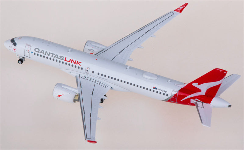 Geminijets Qantas for Airbus A220-300 VH-X4B 1:400 Airplane Pre-built  Airliner Model Display