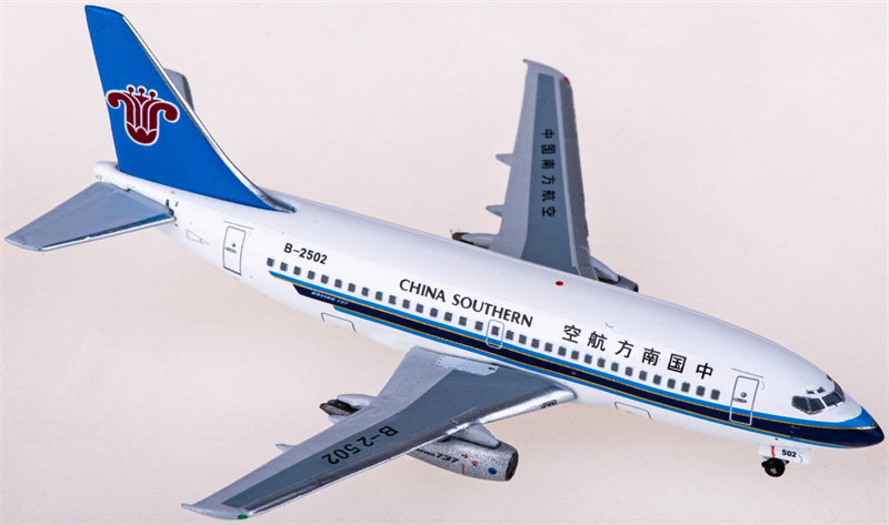 Yu ModeL China Southern for Boeing 737-200 B-2502 1:400 Airplane Pre-built  Airliner Model Display
