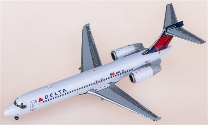 Geminijets Delta Air Lines for Boeing 717 N947AT 1:400 Aircraft Pre-built  Airliner Model Display