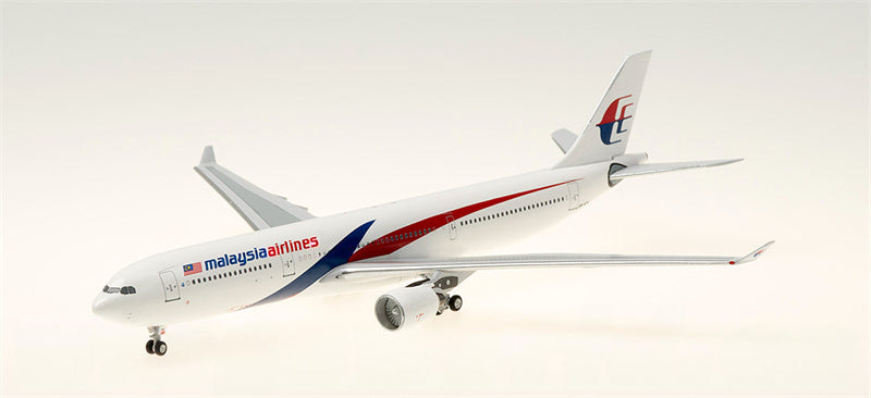 AeroClassics Malaysia Airlines for Airbus A330-300 9M-MTK 1:400 Aircraft Pre-built  Airliner Model Display